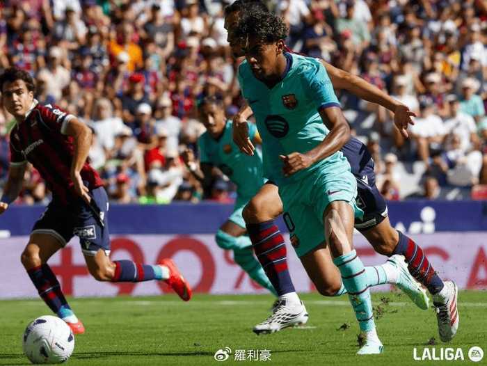巴萨4-2险胜莱万特五连胜领跑西甲